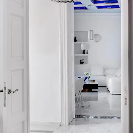 아파트 White Loft Syros 에르무폴리