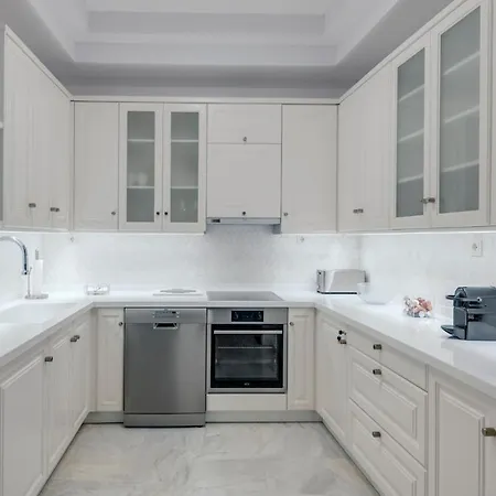 아파트 White Loft Syros 에르무폴리